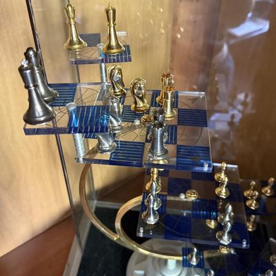LOT 143S: 1994 Franklin Mint Official Star Trek Tridimensional Chess Set w/ COA & Display Case