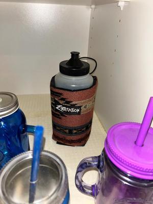 BEVERAGE PITCHERS AND REUSABLE TO-GO CUPS