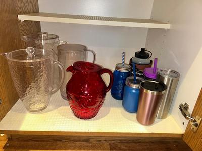 BEVERAGE PITCHERS AND REUSABLE TO-GO CUPS