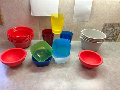 PERFECT CHILD SIZED PLASTIC WARE, AND SALSA BOWLS