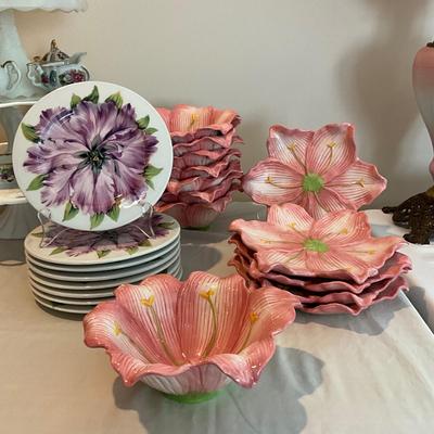 L826 Large Lot of Floral Lily Dishes by Nanette Vacher