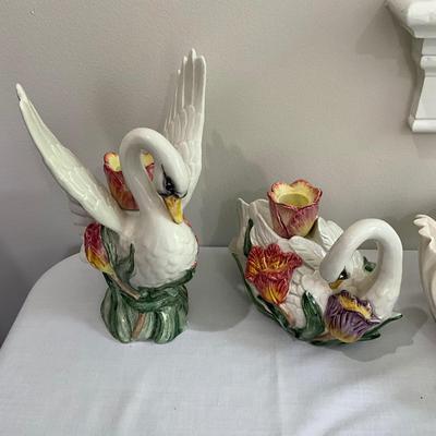 L834 Large Lot of Porcelain Swans and Pair by Fitz and Floyd
