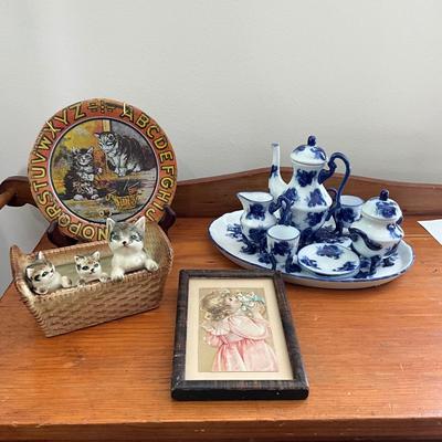 L840 Antique Victorian Childs Kitten Collection