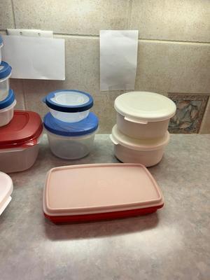 TUPPERWARE AND RUBBERMAID FOOD STORAGE