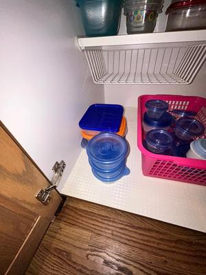 AN ARRAY OF TAKE ALONG FOOD CONTAINERS