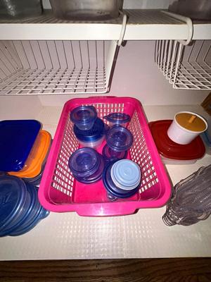 AN ARRAY OF TAKE ALONG FOOD CONTAINERS