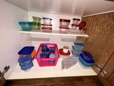 AN ARRAY OF TAKE ALONG FOOD CONTAINERS