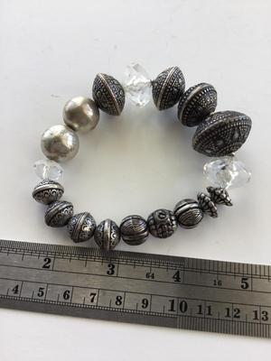Beautiful silver tone stretchy beaded bracelet