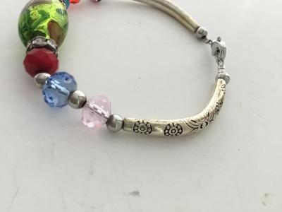 Unmarked unique fashion beaded bracelet