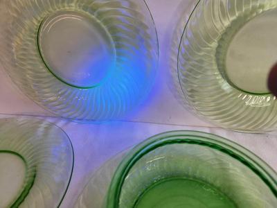 Lot #146 Lor of 5 Vintage Uranium Glass Dessert Plates - Compote (no lid)