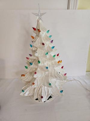 Lot #148 ATTIC FIND! Vintage Ceramic Christmas Tree - WHITE - with bulbs