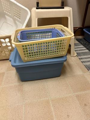 LAUNDRY BASKETS, STEP STOOL, OVER THE DOOR TOWEL RACK AND SMALL TRASH CANS