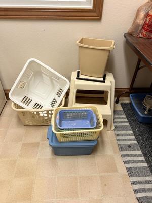 LAUNDRY BASKETS, STEP STOOL, OVER THE DOOR TOWEL RACK AND SMALL TRASH CANS