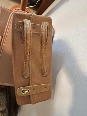 VINTAGE TAN COLORED STARLINER SUITCASE AND DOCTORS BAG
