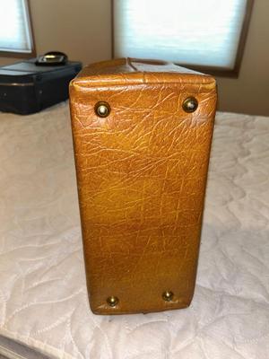 VINTAGE TAN COLORED STARLINER SUITCASE AND DOCTORS BAG