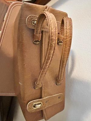 VINTAGE TAN COLORED STARLINER SUITCASE AND DOCTORS BAG