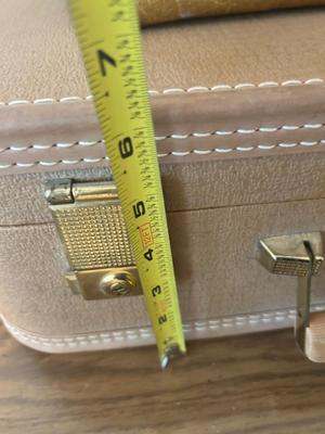 VINTAGE TAN COLORED STARLINER SUITCASE AND DOCTORS BAG