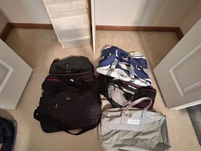 TRAVEL BAGS, SKYWAY, JETBAG AND McGREGOR