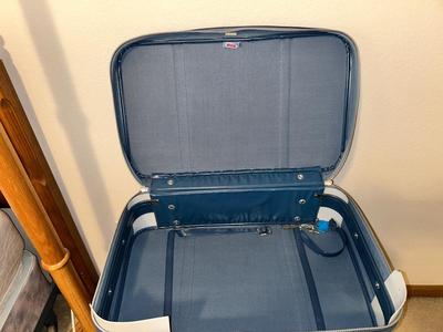 SUITCASE AND TRAVEL BAGS