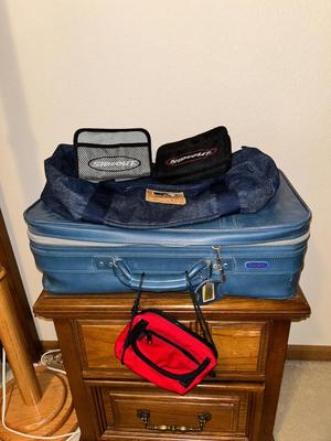 SUITCASE AND TRAVEL BAGS