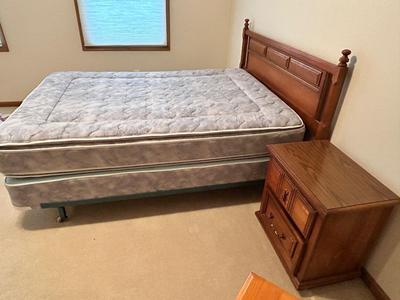 BASSETT FULL SIZE BED AND MATCHING NIGHT TABLE