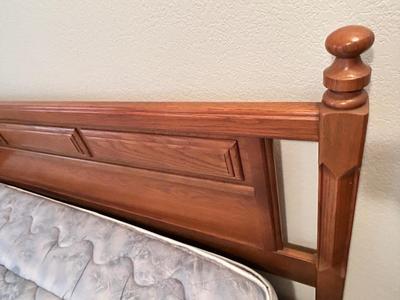 BASSETT FULL SIZE BED AND MATCHING NIGHT TABLE