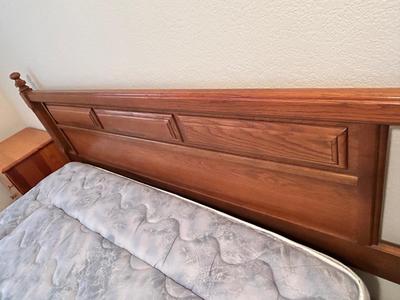BASSETT FULL SIZE BED AND MATCHING NIGHT TABLE