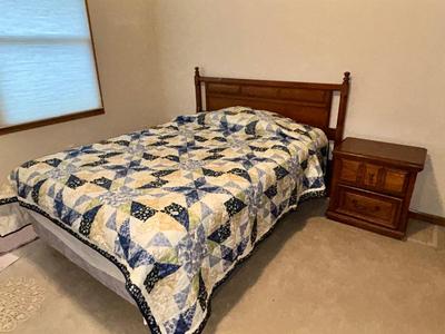 BASSETT FULL SIZE BED AND MATCHING NIGHT TABLE