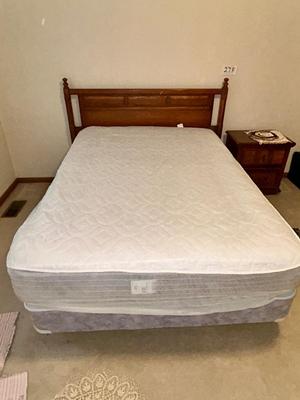 BASSETT FULL SIZE BED AND MATCHING NIGHT TABLE
