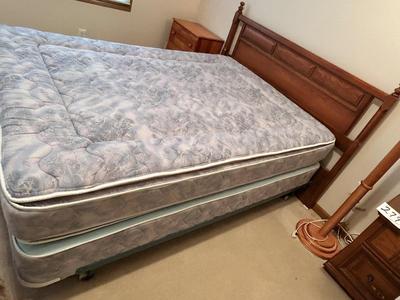 BASSETT FULL SIZE BED AND MATCHING NIGHT TABLE