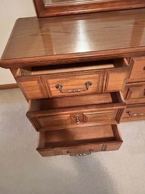 BASSETT FURNITURE DRESSER WITH MIRROR