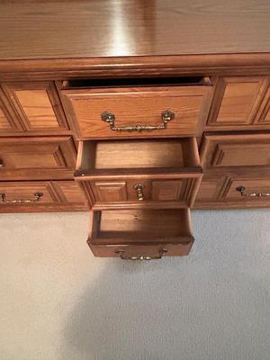 BASSETT FURNITURE DRESSER WITH MIRROR