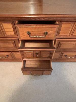 BASSETT FURNITURE DRESSER WITH MIRROR