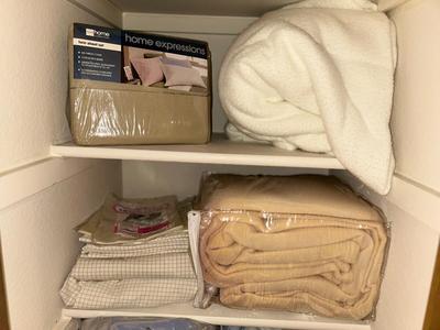 TWIN AND FULL SIZE BEDDING ALSO STANDARD PILLOW CASE PROTECTORS