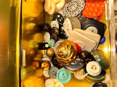 VINTAGE BUTTON, THIMBLES AND SCISSORS
