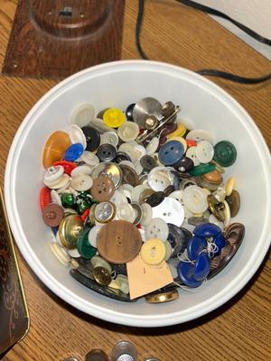VINTAGE BUTTON, THIMBLES AND SCISSORS