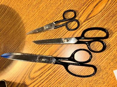 VINTAGE BUTTON, THIMBLES AND SCISSORS