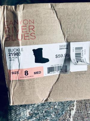 CANYON RIVER BLUES BUCKLE BOOTS AND LADIES SMALL BLACK ARM GLOVES