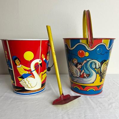 D907 Wolverine Supply & MFG Co. Merry-go-round Sand Pails with Yellow Hoe