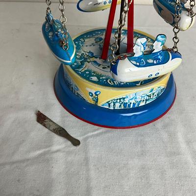 D911 Antique German Windup Tin Toy