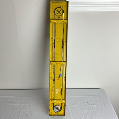 D914 Antique Unique Art Manufacture Co. Lincoln Tunnel Tin Toy