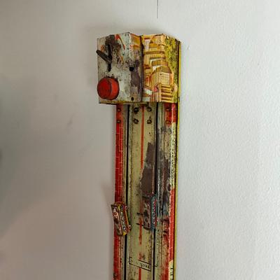 D914 Antique Unique Art Manufacture Co. Lincoln Tunnel Tin Toy