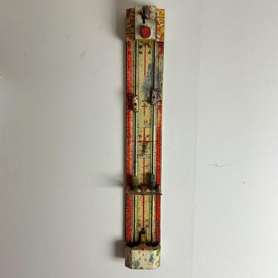 D914 Antique Unique Art Manufacture Co. Lincoln Tunnel Tin Toy