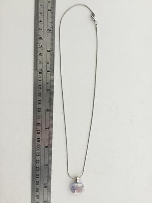 Unmarked beautiful fashion necklace