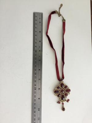 CH marked beautiful red statement necklace
