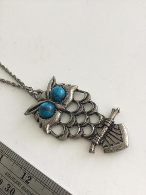 Unmarked. Beautiful owl necklace