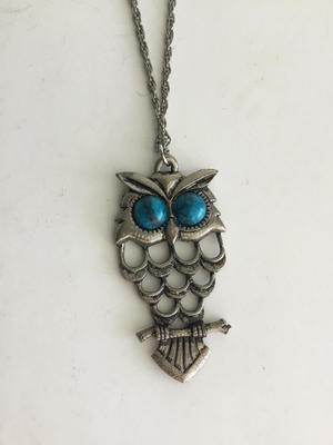 Unmarked. Beautiful owl necklace