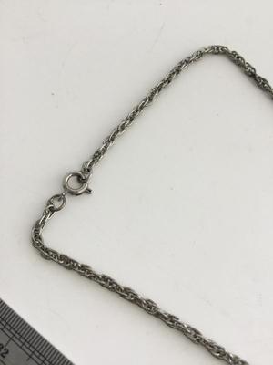 Unmarked. Beautiful owl necklace