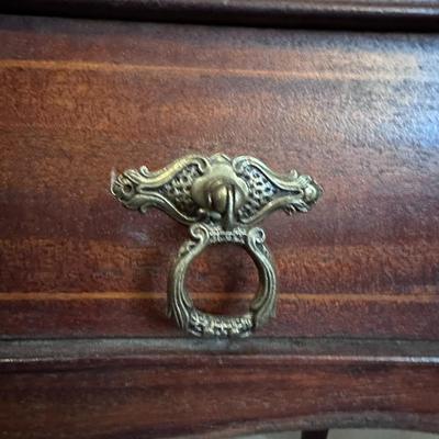 Beautiful Antique Oak Vanity with 5 drawers