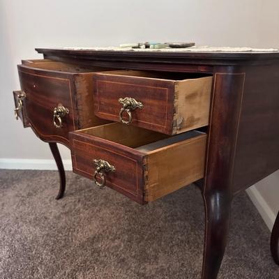 Beautiful Antique Oak Vanity with 5 drawers